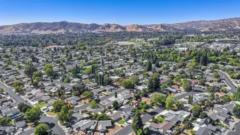 View/Area - 217 Arrowhead Dr, Vacaville, CA 95687 photo 9 of 12