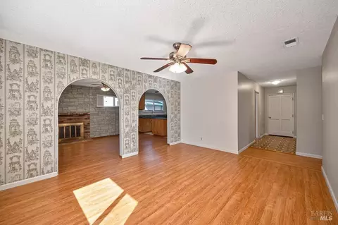 Living - 217 Arrowhead Dr, Vacaville, CA 95687 photo 2 of 6