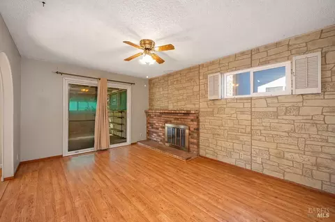 Living - 217 Arrowhead Dr, Vacaville, CA 95687 photo 5 of 6