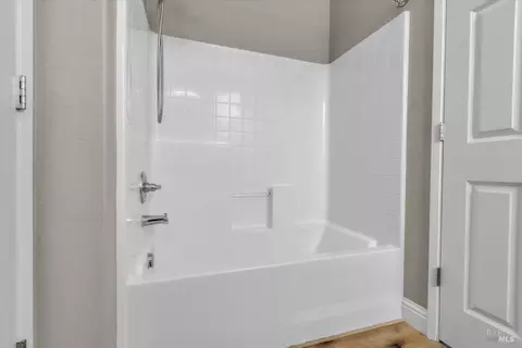 Bath - 5208 Plye Ct, Fairfield, CA 94533 photo 2 of 2