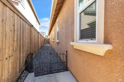 Exterior - 5208 Plye Ct, Fairfield, CA 94533 photo 4 of 10