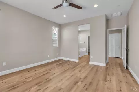 Entry Way - 5208 Plye Ct, Fairfield, CA 94533 photo 2 of 8