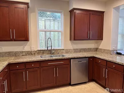 371 Sycamore St, Pacifica, CA 94044 photo 5