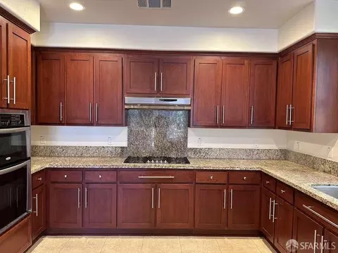 371 Sycamore St, Pacifica, CA 94044 photo 4
