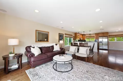 Living - 19 Humboldt Ct, Pacifica, CA 94044 photo 4 of 10