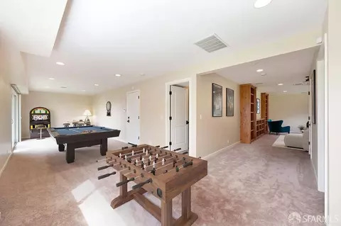 Entry Way - 19 Humboldt Ct, Pacifica, CA 94044 photo 6 of 7