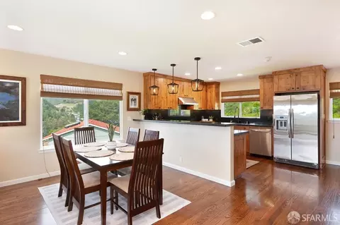 Dining - 19 Humboldt Ct, Pacifica, CA 94044 photo 3 of 4