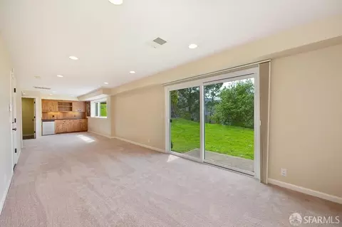 Living - 19 Humboldt Ct, Pacifica, CA 94044 photo 9 of 10