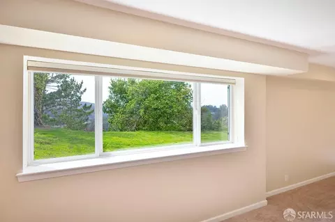 Living - 19 Humboldt Ct, Pacifica, CA 94044 photo 10 of 10