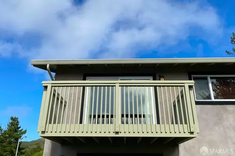 Exterior - 19 Humboldt Ct, Pacifica, CA 94044 photo 3 of 5
