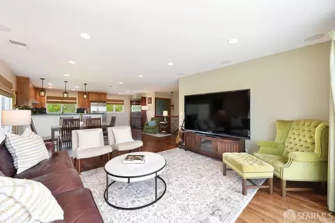 Living - 19 Humboldt Ct, Pacifica, CA 94044 photo 1 of 10