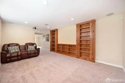 Living - 19 Humboldt Ct, Pacifica, CA 94044 photo 8 of 10