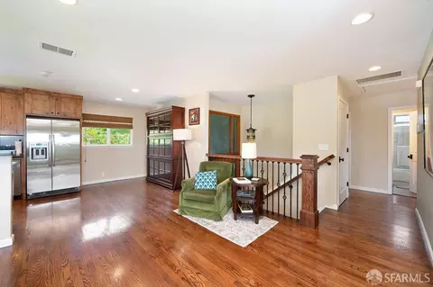 Entry Way - 19 Humboldt Ct, Pacifica, CA 94044 photo 1 of 7