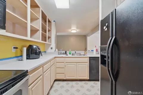 Kitchen - 683 Frederick St, San Francisco, CA 94117 photo 2 of 3