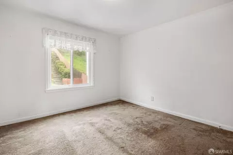307 De Long St, San Francisco, CA 94112 photo 7