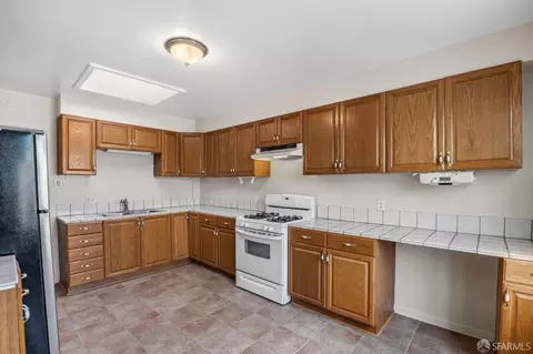 307 De Long St, San Francisco, CA 94112 photo 28