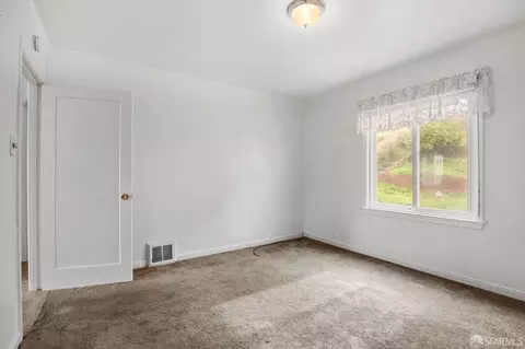 307 De Long St, San Francisco, CA 94112 photo 10
