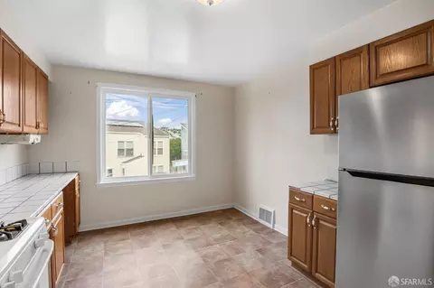 307 De Long St, San Francisco, CA 94112 photo 26