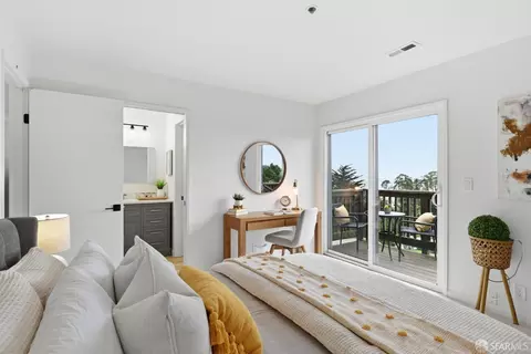 Bedroom - 504 Monterey Rd #10, Pacifica, CA 94044 photo 3 of 4