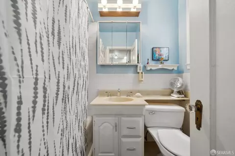 Bath - 140 Moneta Way, San Francisco, CA 94112 photo 5 of 9