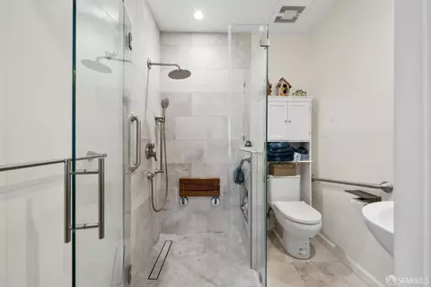 Bath - 140 Moneta Way, San Francisco, CA 94112 photo 2 of 9