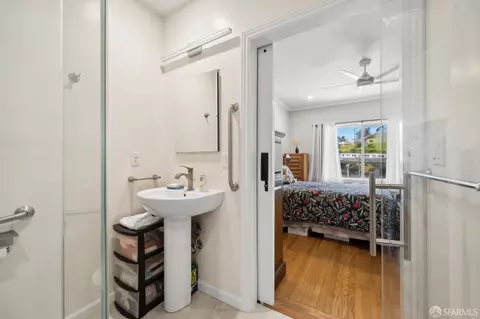 Bath - 140 Moneta Way, San Francisco, CA 94112 photo 3 of 9