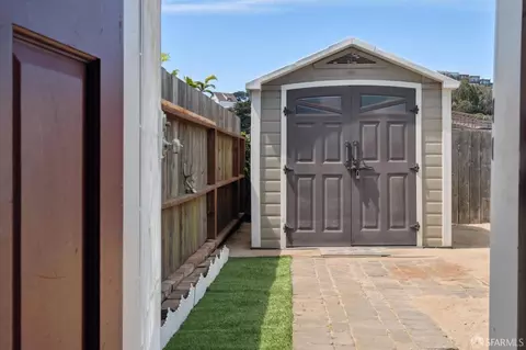 Exterior - 140 Moneta Way, San Francisco, CA 94112 photo 4 of 8