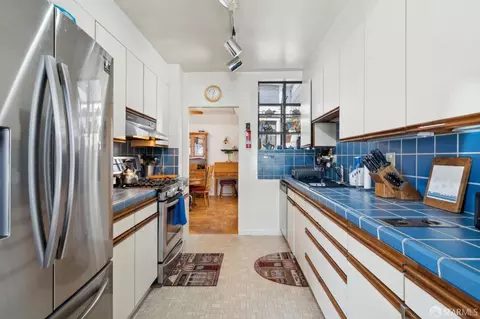 Kitchen - 140 Moneta Way, San Francisco, CA 94112 photo 3 of 4
