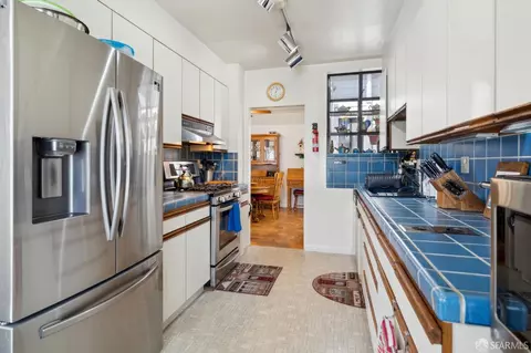Kitchen - 140 Moneta Way, San Francisco, CA 94112 photo 2 of 4