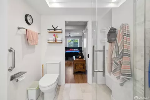 Bath - 140 Moneta Way, San Francisco, CA 94112 photo 6 of 9