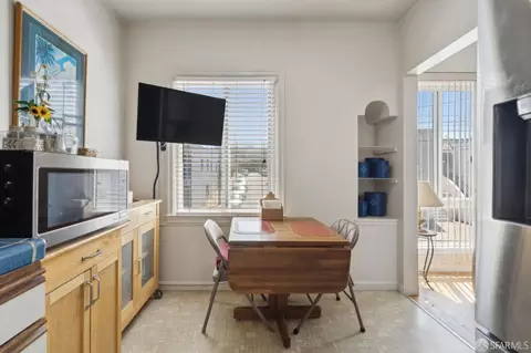 Dining - 140 Moneta Way, San Francisco, CA 94112 photo 5 of 5
