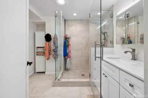 Bath - 140 Moneta Way, San Francisco, CA 94112 photo 9 of 9