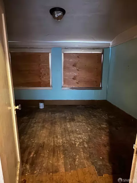 Bedroom - 2877 Cesar Chavez St, San Francisco, CA 94110 photo 2 of 4