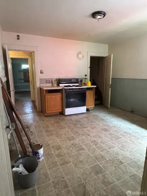Kitchen - 2877 Cesar Chavez St, San Francisco, CA 94110 photo 1 of 1