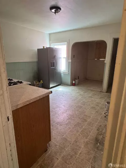 Entry Way - 2877 Cesar Chavez St, San Francisco, CA 94110 photo 2 of 2