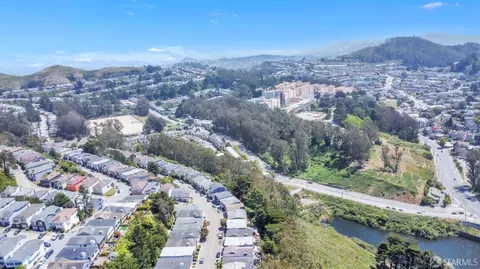 301 Warren Dr, San Francisco, CA 94131 photo 16