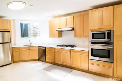 Kitchen - 35 Admiral Ave, San Francisco, CA 94112 photo 1 of 2