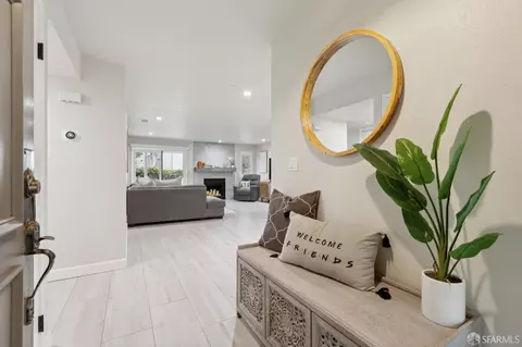 Entry Way - 204 Palmetto Ave, Pacifica, CA 94044 photo 3 of 4