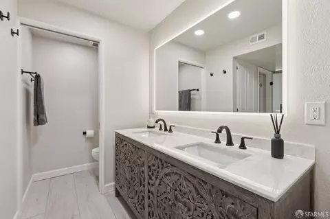 Bath - 204 Palmetto Ave, Pacifica, CA 94044 photo 3 of 4