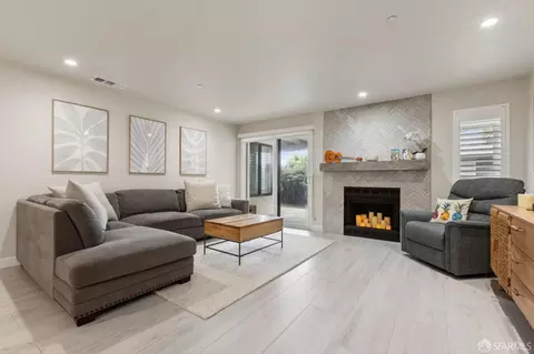Living - 204 Palmetto Ave, Pacifica, CA 94044 photo 1 of 4