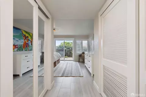 Entry Way - 204 Palmetto Ave, Pacifica, CA 94044 photo 1 of 4