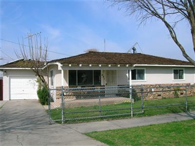 231 R St, Merced, CA 95341 photo 1