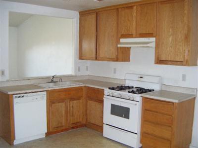 7566 Lindsey Dr, Winton, CA 95388 photo 2