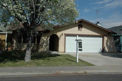 1121 Comanche Ct, Modesto, CA 95351 photo 1