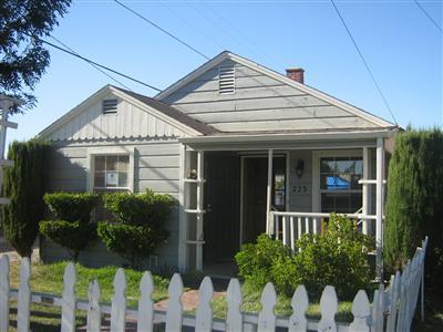 223 E Alameda St, Manteca, CA 95336 photo 1