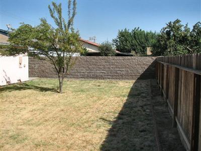 828 Herndon Rd, Modesto, CA 95351 photo 3