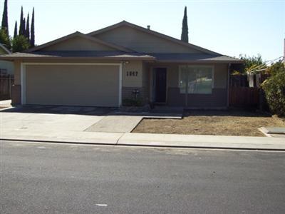 1047 Ebbetts Ave, Manteca, CA 95337 photo 1