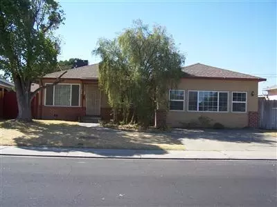 518 Lupton St, Manteca, CA 95337 photo 1