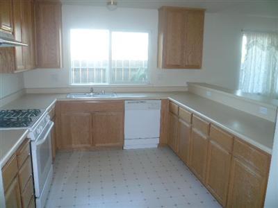695 Suzanne Ct, Merced, CA 95341 photo 2
