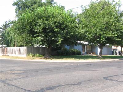 1311 Thorsen Ave, Modesto, CA 95355 photo 2